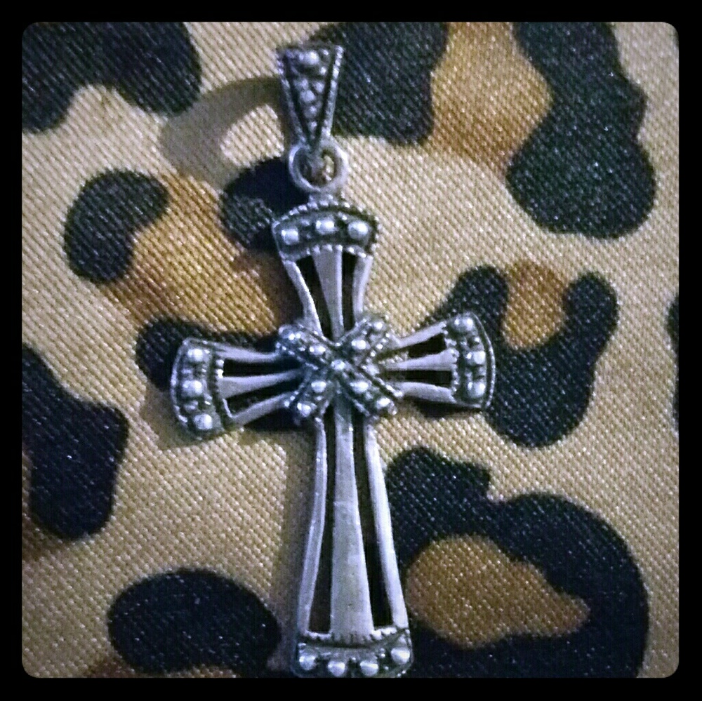 MARSALA DESIGNER STERLING SILVER VINTAGE  CROSS
